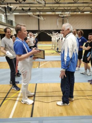 Knut W. Jorfald utnevnt til æresmedlem av Oslo Fekteklub